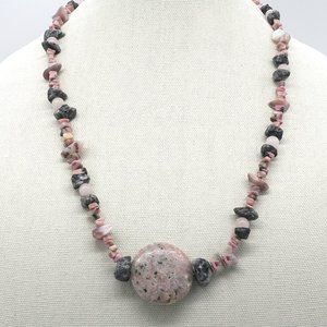 Necklace with assorted stone chips and Jasper pendant.